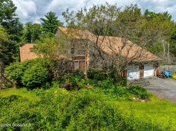 346 Maple Avenue, Selkirk, NY 12158