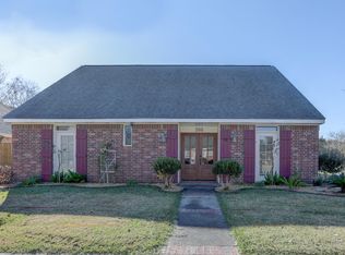 200 Fern Holw, Youngsville, LA 70592