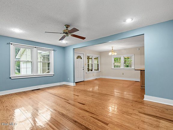 5th image of 307 Mckenzie Street