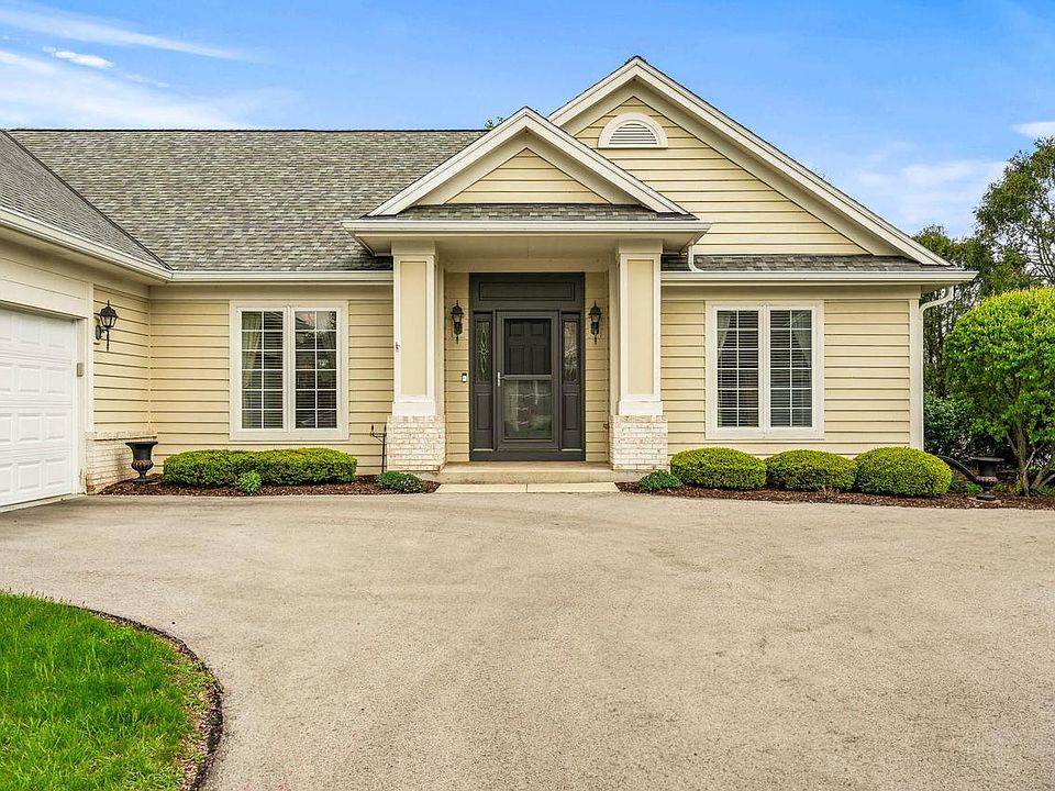 1st image of W233N3095 Oakmont COURT #B