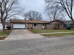 1066 Meadow Ln, Rochelle, IL 61068