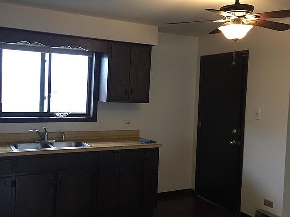 3rd image of 16640 Crescent Ave APT 2E