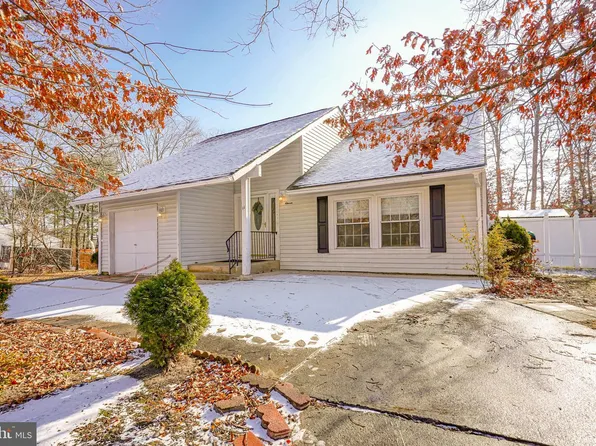 11 Primrose Dr, Sicklerville, NJ 08081