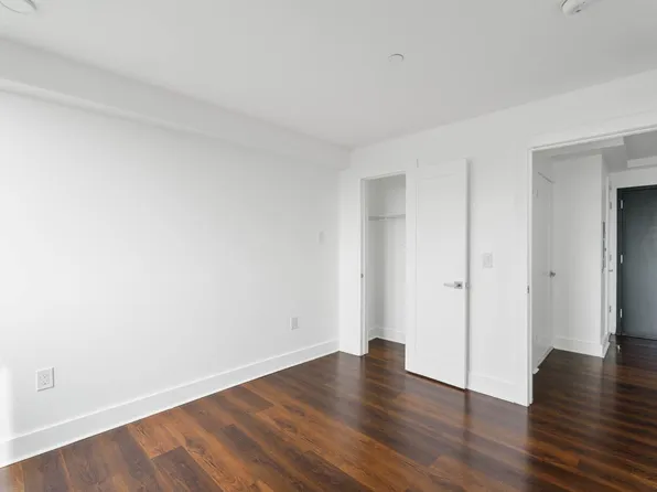 874 Willoughby Avenue image 8 of 11