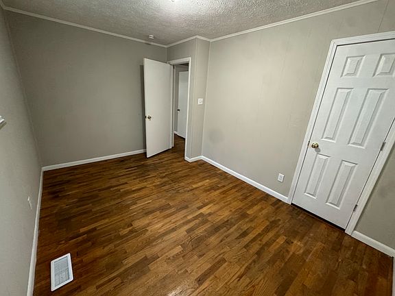 5th image of 2701 Dietz St #1