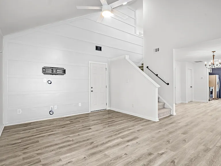 7926 Camden Hollow Rd — Photo 9