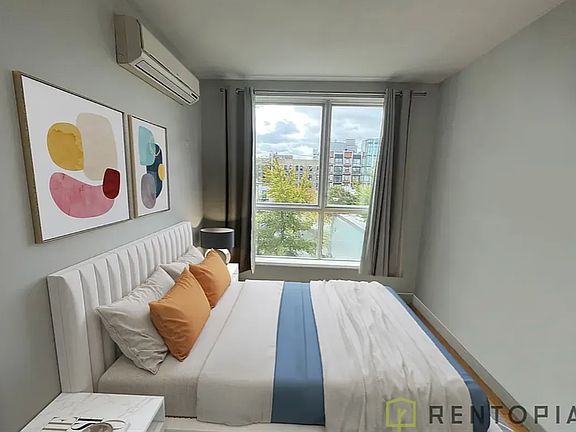 3rd image of 431 Grand St #510