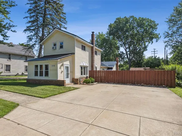 338 Green St, Perry, MI 48872