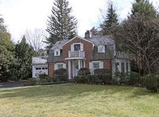 28 Marlboro Rd, Manhasset, NY 11030