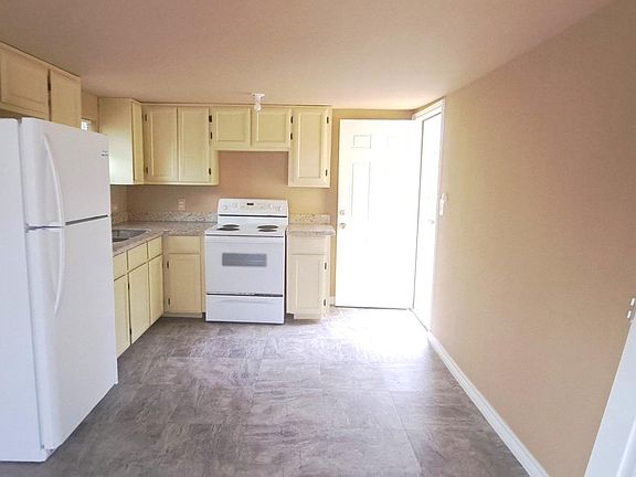 5th image of 524 1/2 W Avenue C
