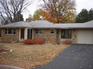 8 Dorset Rd, Mendota Heights, MN 55118