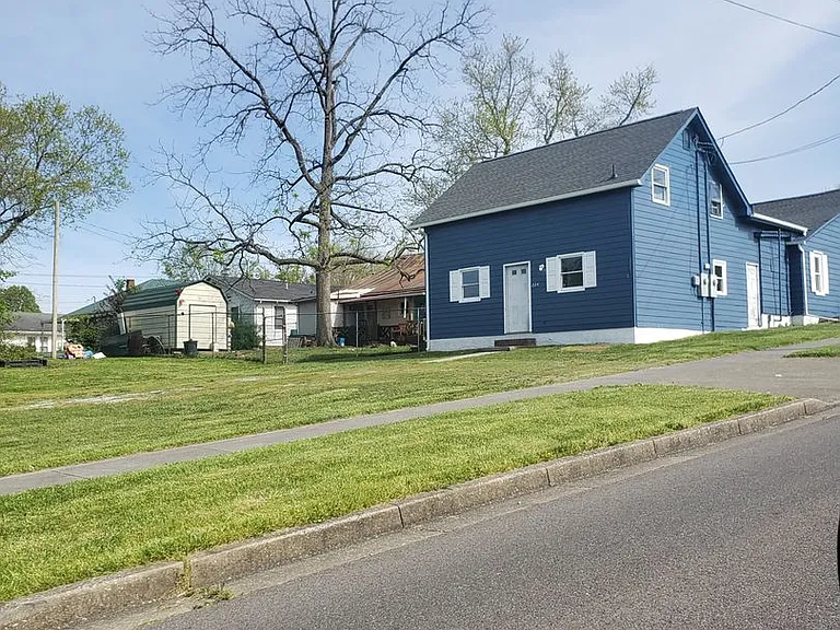 224 Lamont St — Photo 5