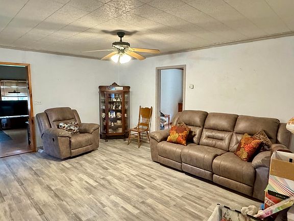 5th image of 554 Saint Johns Rd