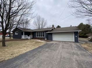 804 Barbara Ln, Marinette, WI 54143