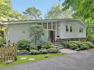 6 Dickel Rd, Scarsdale, NY 10583