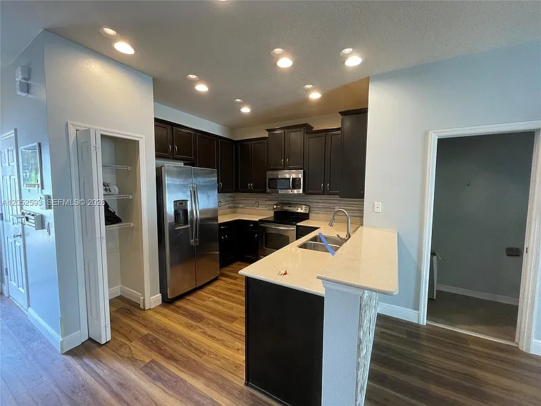 9038 Shepton St — Photo 5