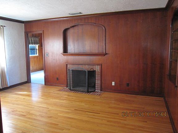 5th image of 1115 W Smith St