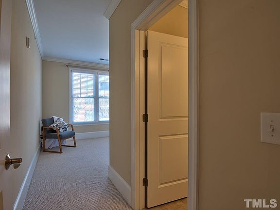 3rd image of 401 Finsbury St APT 303