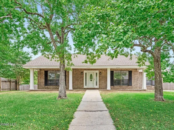 205 Idlewood Dr, Waveland, MS 39576