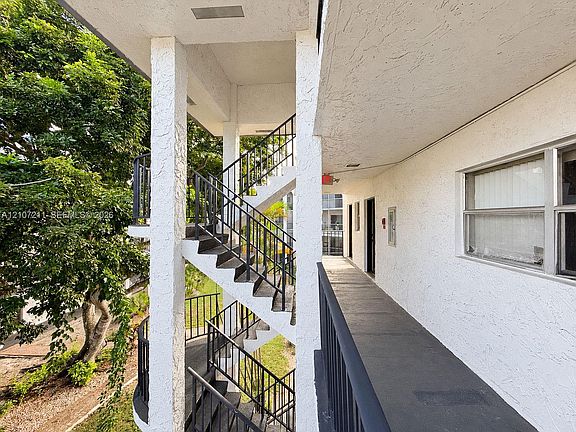 3rd image of 3300 Spanish Moss Ter APT 301