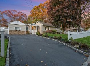 4241 Express Dr N, Ronkonkoma, NY