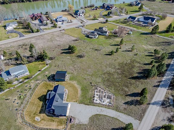 2nd image of Nhn Edgewater Rd