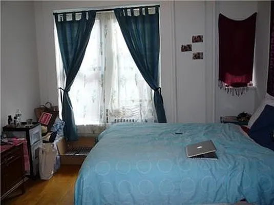 Rented by R New York | media 12