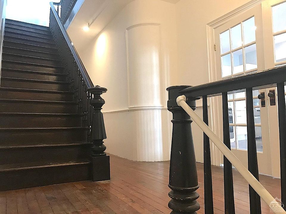 1st image of 605 Warren St