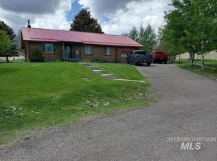 233 W Summit Cir, Challis, ID 83226