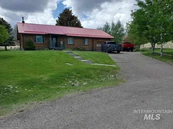 233 W Summit Cir, Challis, ID 83226