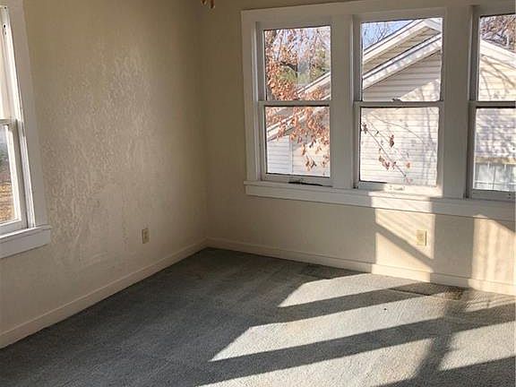 2nd image of 633 S Jenkins Ave #A