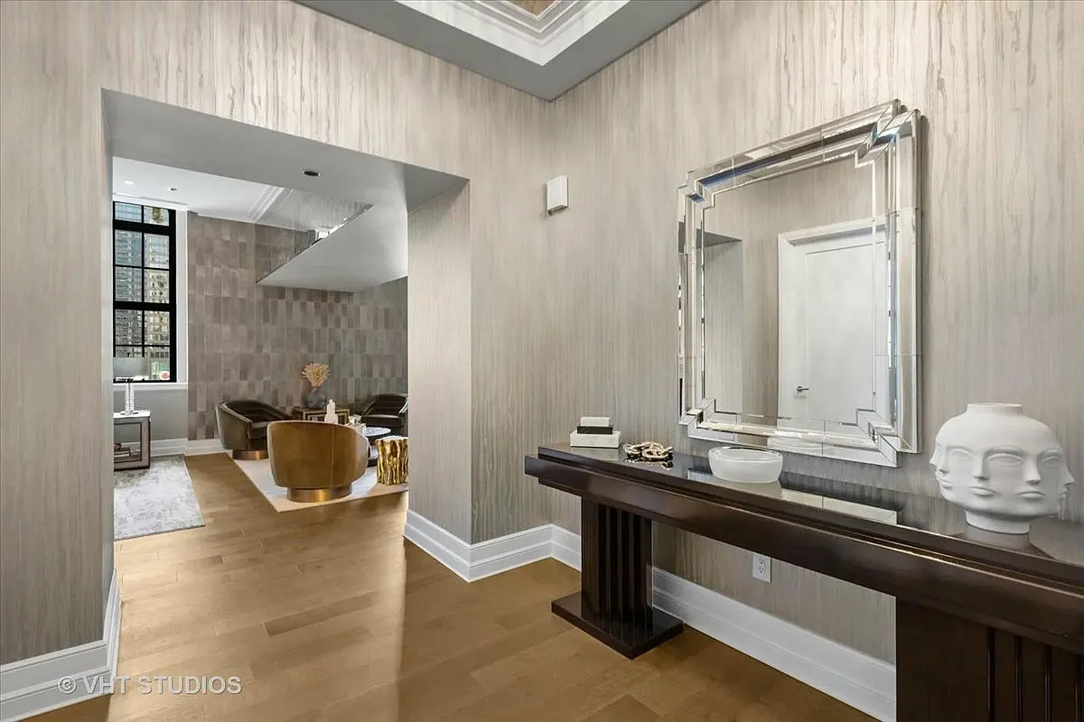 3 bed, 3.5 bath, 2900 sqft, $20,000 — Photo 4