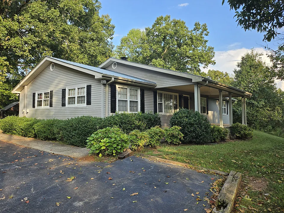 1049 Creasy Patch Rd