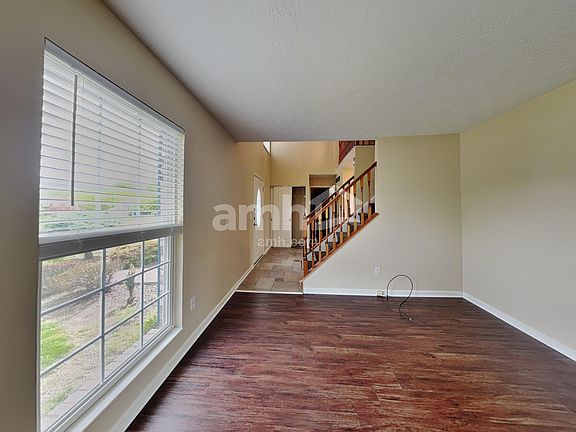 3rd image of 1958 Peach Blossom Ln