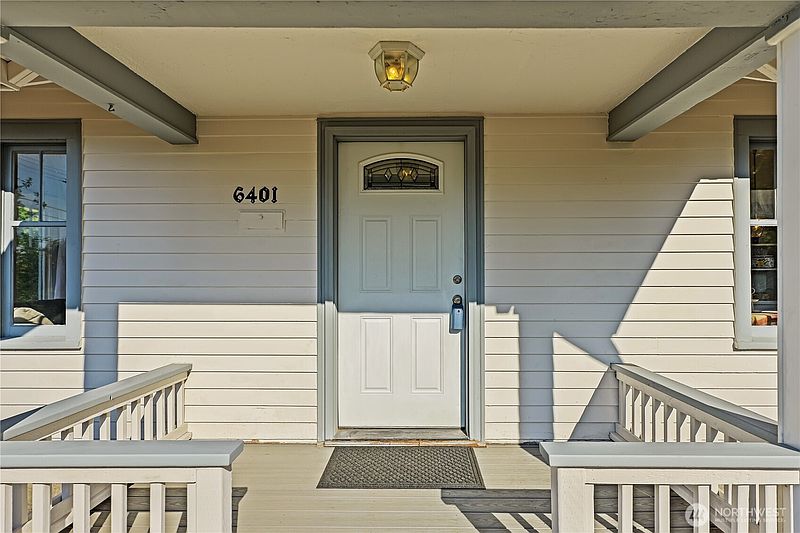 3rd image of 6401 S Clement Avenue