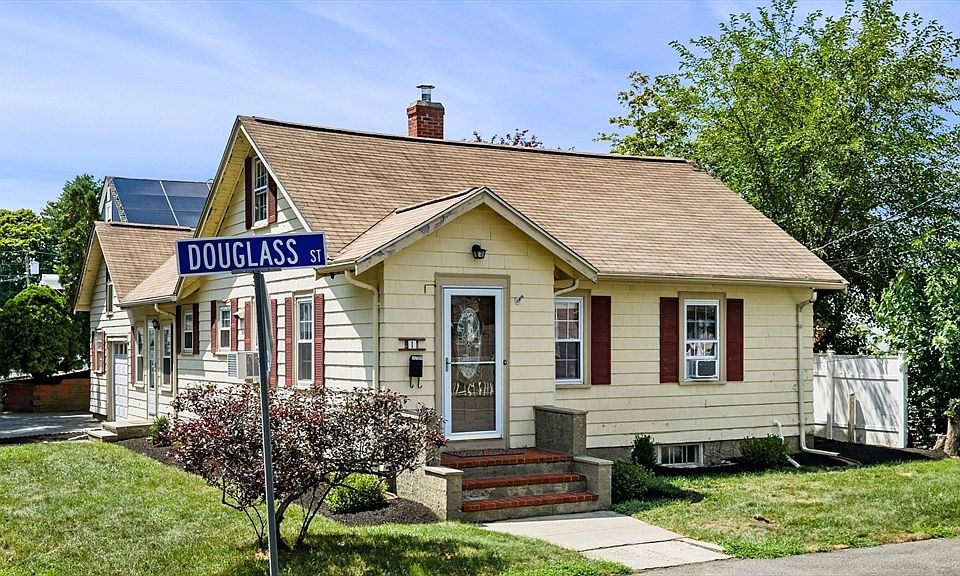 1st image of 1 Douglass St