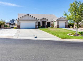 41413 Yew St, Lancaster, CA 93536