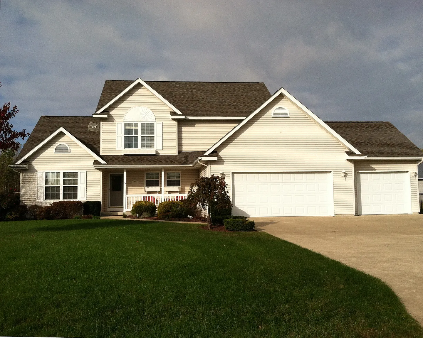 8949 Garner Ln photo 1