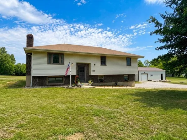 207 Evergreen St, Wood Heights, MO 64024