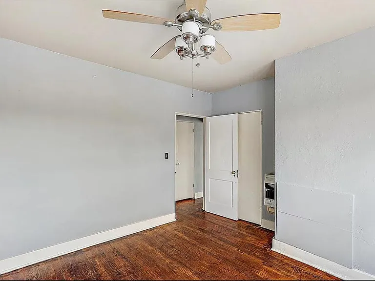 721 N State St — Photo 12
