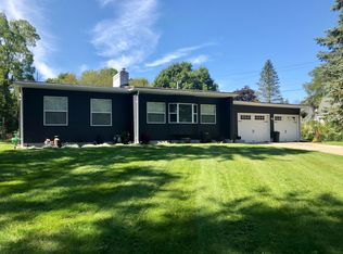 114 Orchard Ridge Pkwy, Hillsdale, MI 49242
