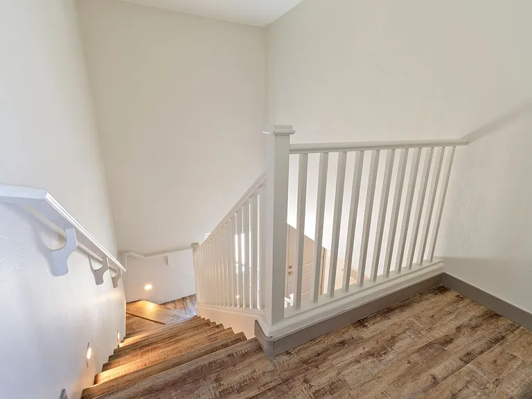 1720 E Edison St — Photo 54