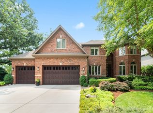 2744 Charter Oak Dr, Aurora, IL 60502