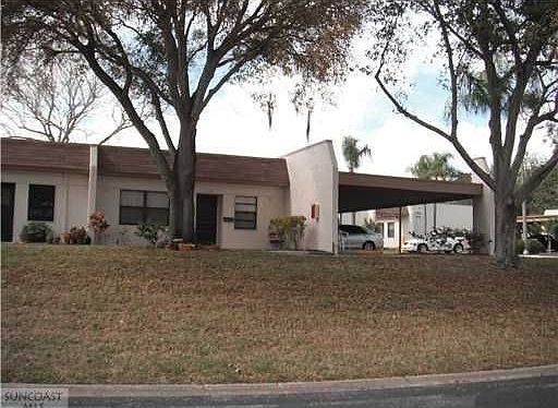 1st image of 1422 Arrowhead Cir W
