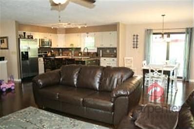 LIVING RM