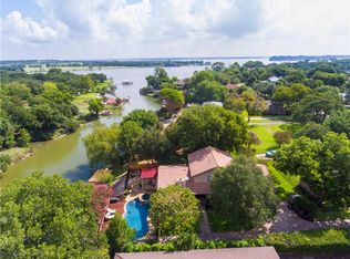 221 Timberlake Dr, Azle, TX 76020