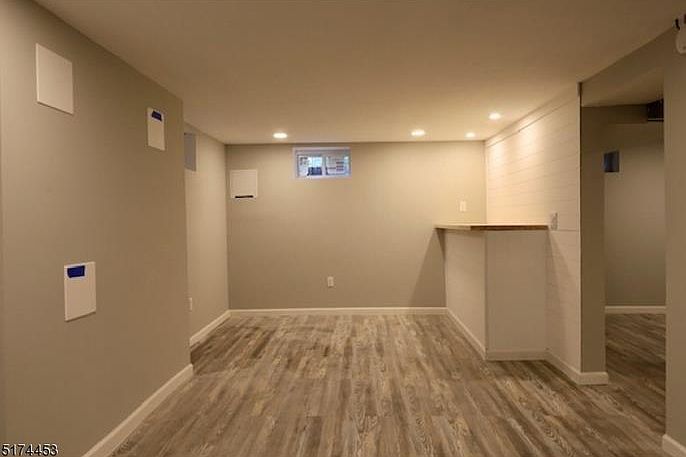 1st image of 31 Southern Dr