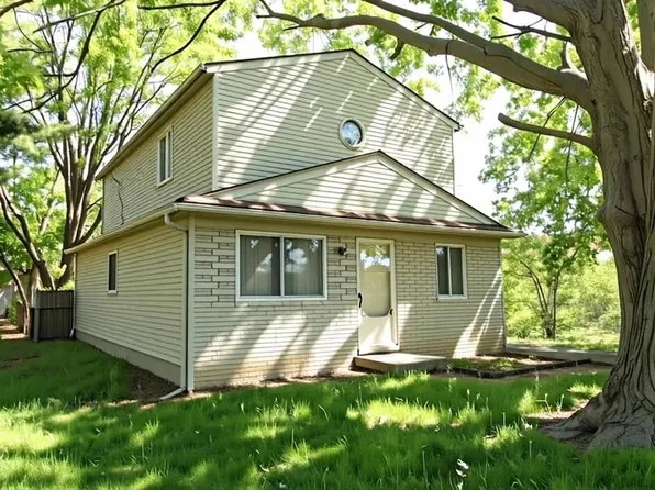 20661 Macel St, Roseville, MI 48066