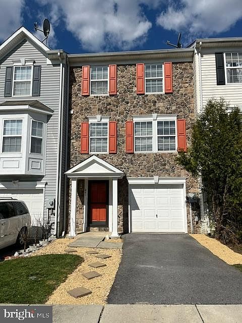 1st image of 841 Monet Dr