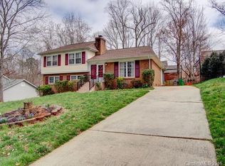 7300 Kilcullen Dr, Charlotte, NC 28270